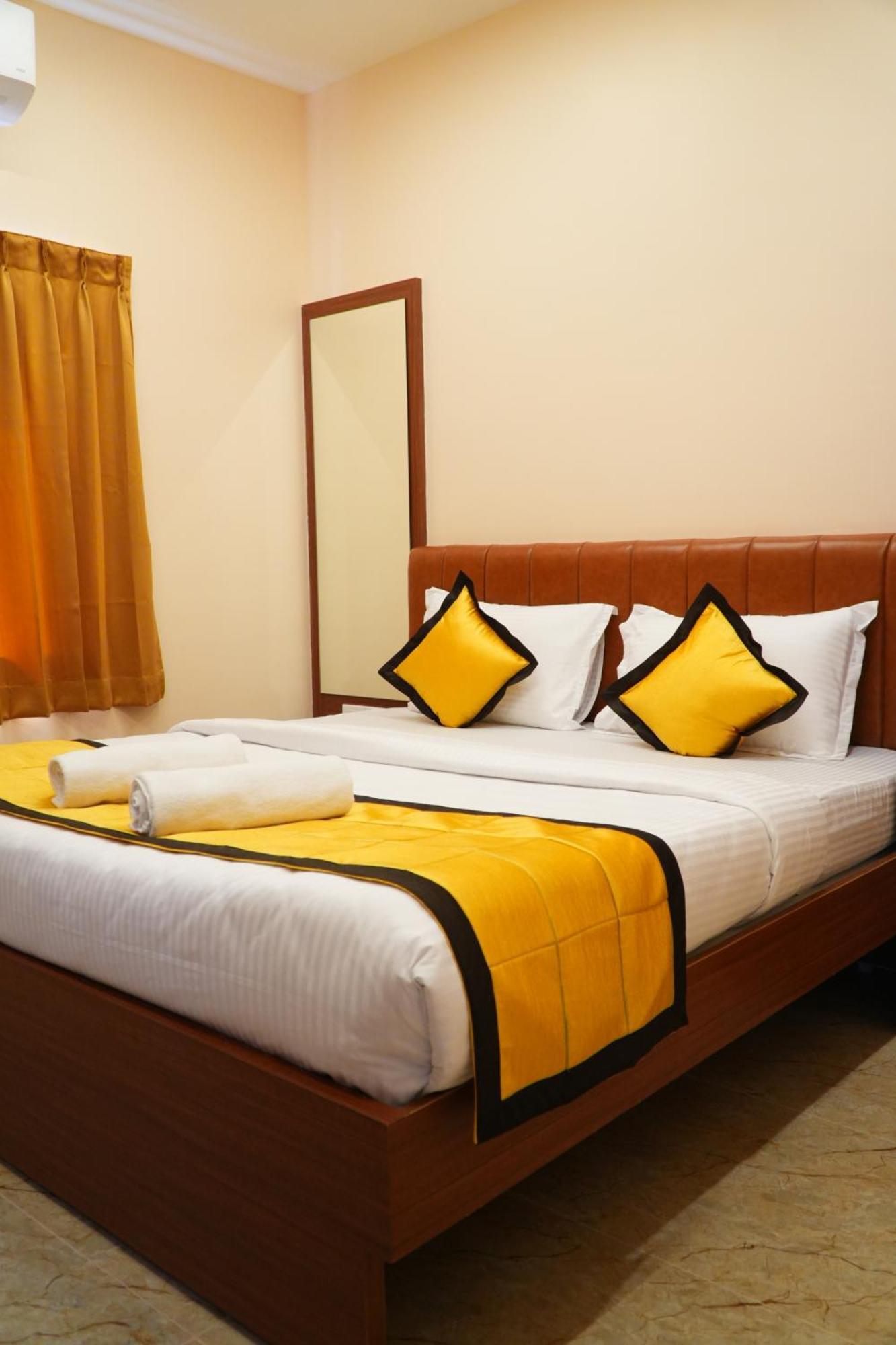 Uj Pallazzio - Business Class Luxury Hotel Tiruvannāmalai エクステリア 写真