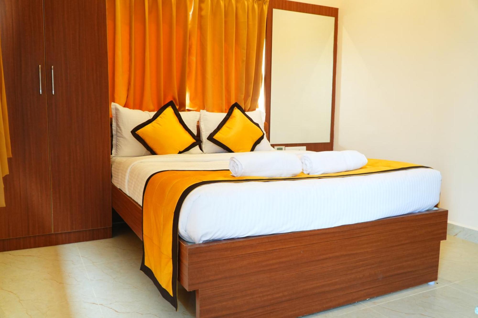 Uj Pallazzio - Business Class Luxury Hotel Tiruvannāmalai エクステリア 写真