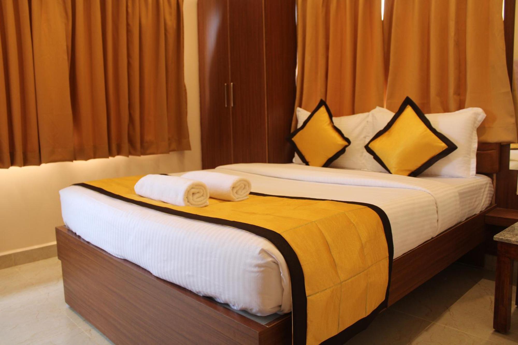 Uj Pallazzio - Business Class Luxury Hotel Tiruvannāmalai エクステリア 写真
