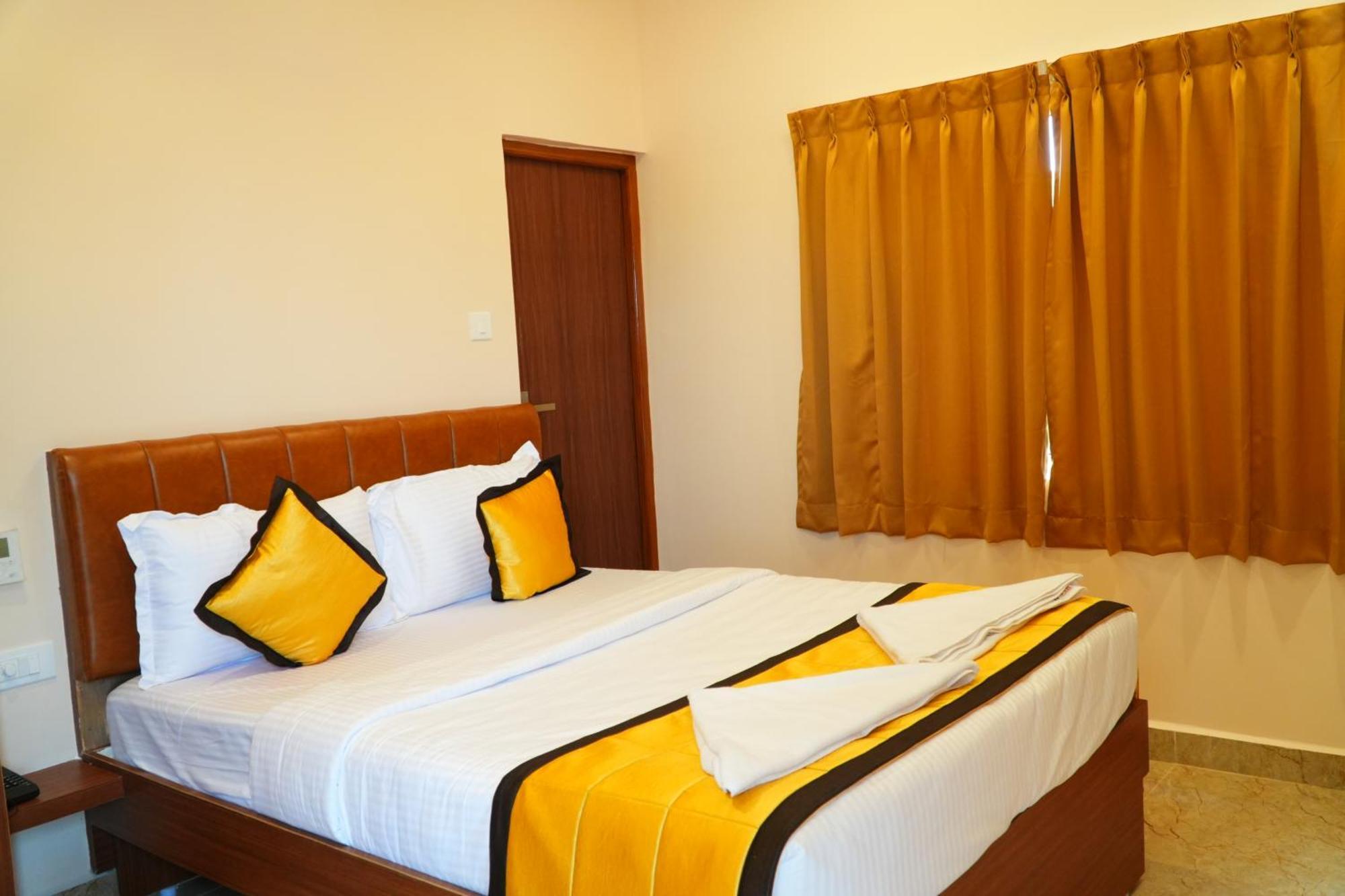Uj Pallazzio - Business Class Luxury Hotel Tiruvannāmalai エクステリア 写真