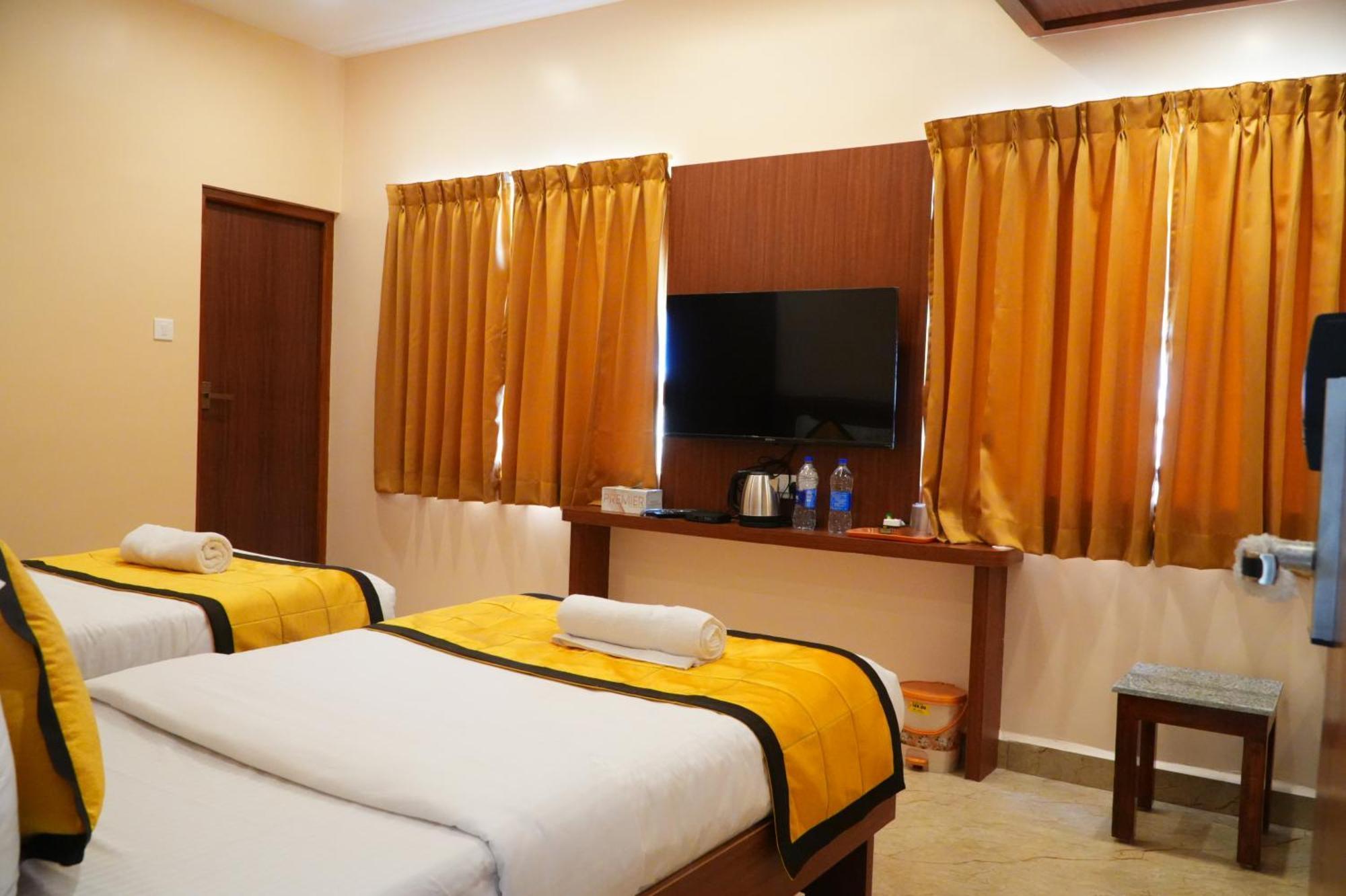 Uj Pallazzio - Business Class Luxury Hotel Tiruvannāmalai エクステリア 写真