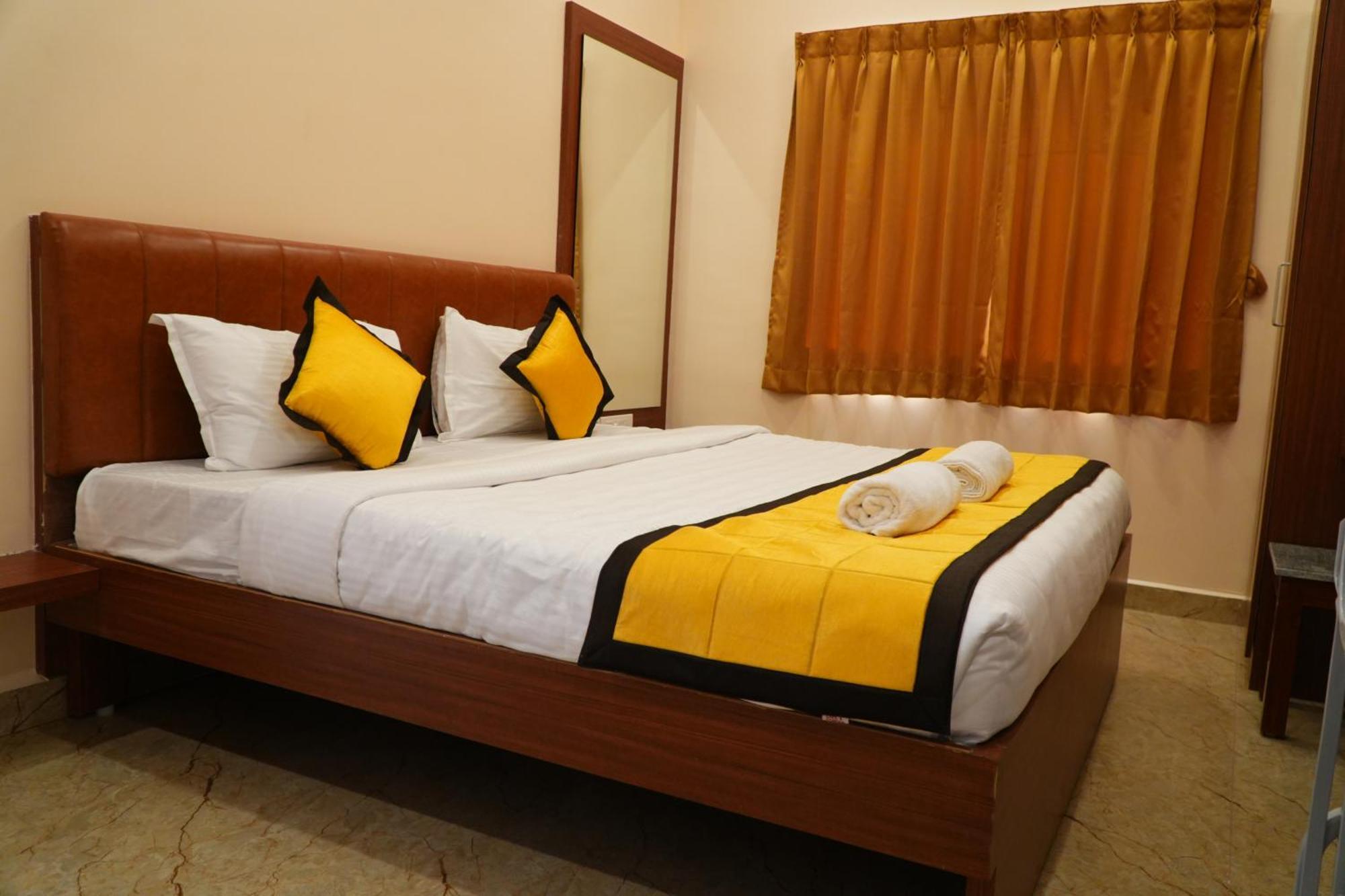 Uj Pallazzio - Business Class Luxury Hotel Tiruvannāmalai エクステリア 写真