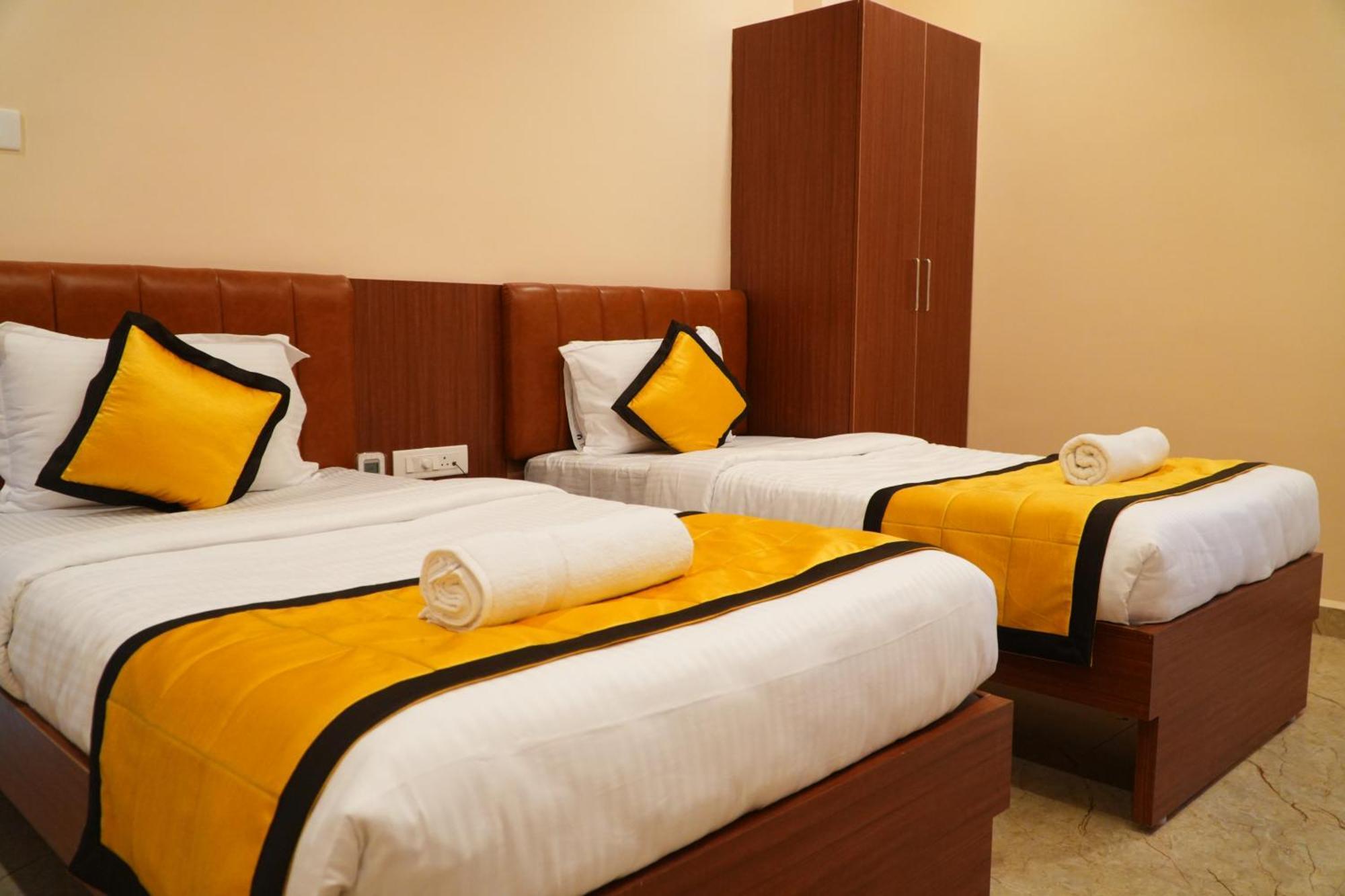 Uj Pallazzio - Business Class Luxury Hotel Tiruvannāmalai エクステリア 写真