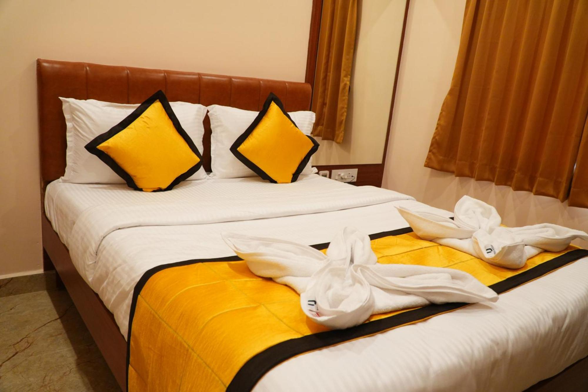 Uj Pallazzio - Business Class Luxury Hotel Tiruvannāmalai エクステリア 写真