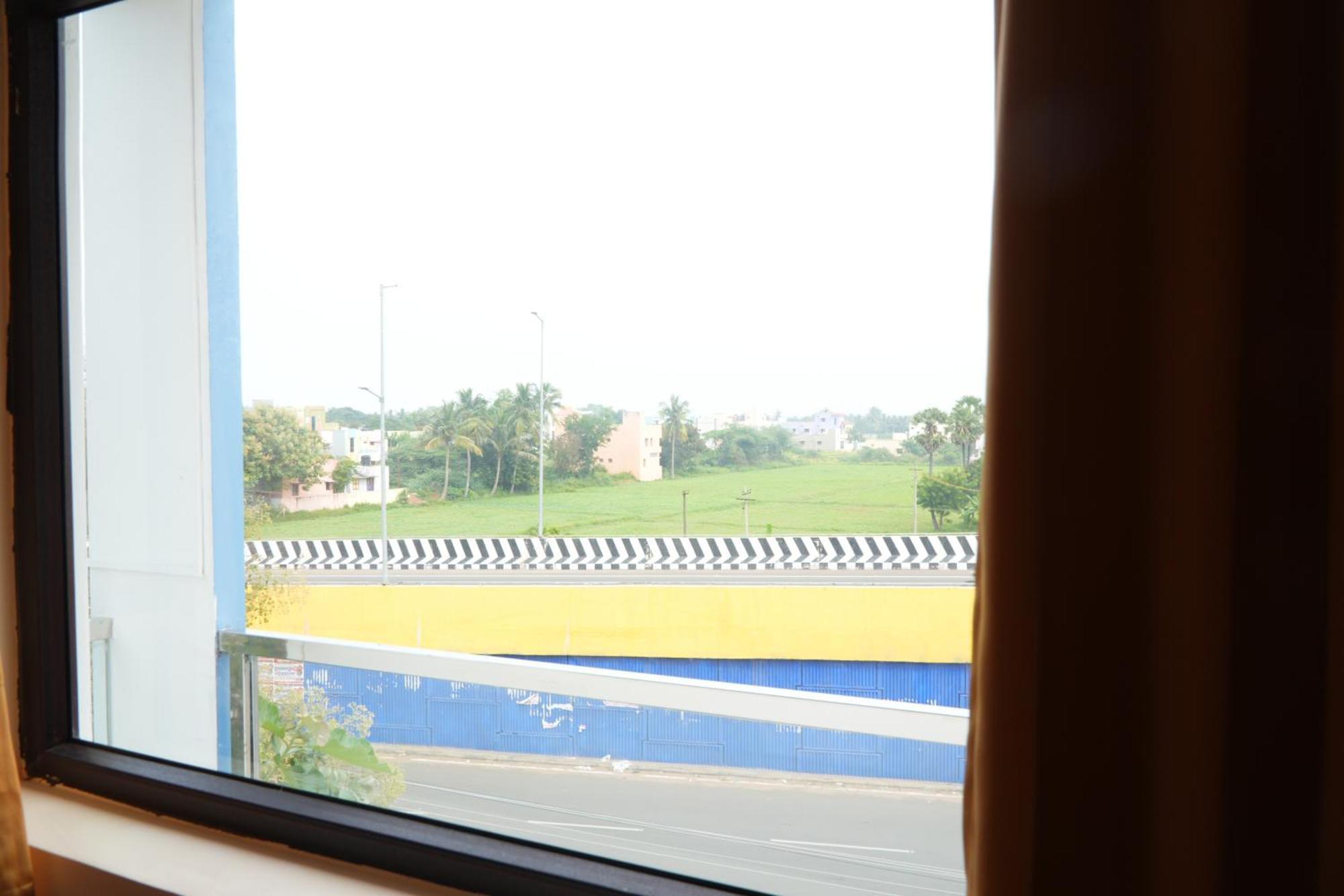 Uj Pallazzio - Business Class Luxury Hotel Tiruvannāmalai エクステリア 写真
